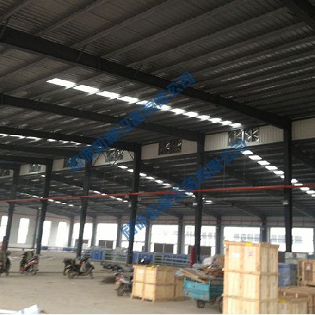 鋼構(gòu)車間頂部抽風機組1